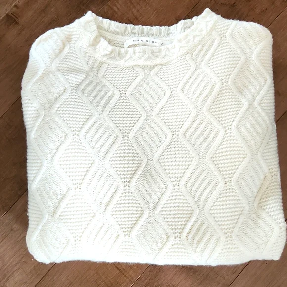 Max Studio Oversized Sweater - Picture 5 of 8